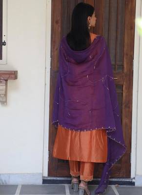 Rust orange peonies and parrot kurta set 4