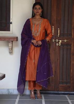 Rust orange peonies and parrot kurta set 5