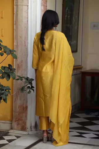 Mustard guldasta heritage suit set