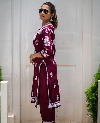 Chikankari cotton embroidered kurta set 4