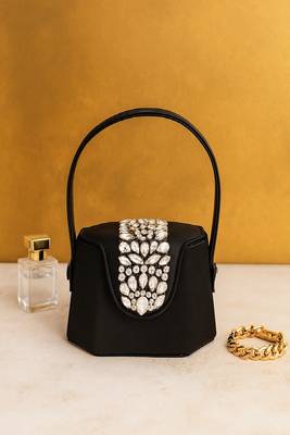 Elegant black crystal bucket bag 1