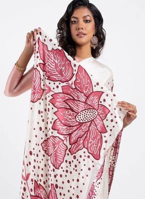Peach crepe digital printed saree with blouse 3
