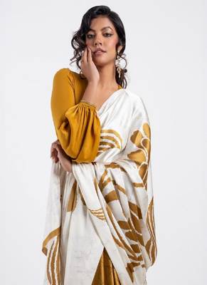 Mustard crepe digital printed saree with blouse 3