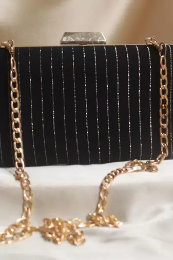 Dazzling Streax Box Clutch
