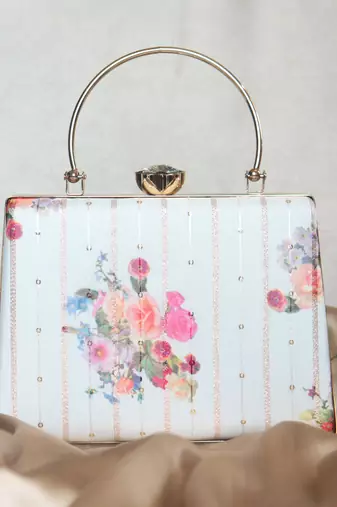 IVORY GARDEN BOX CLIUTCH