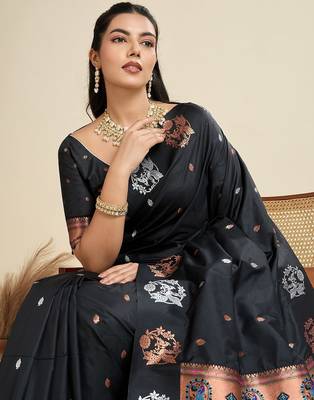 Black Paithani silk blend Zari Weaving Saree  1