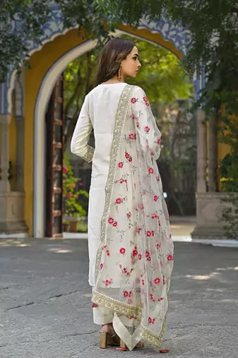 Women off white silk blend solid embroidered straight kurta trousers with dupatta