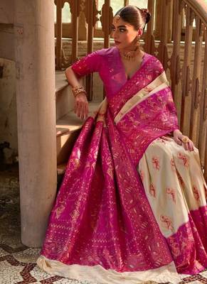 Cream Banarasi silk blend Contrast Copper Zari Weaving Saree  2