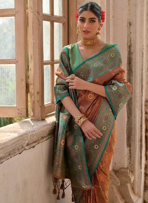 Brown Banarasi silk blend Contrast Zari Weaving Saree  1