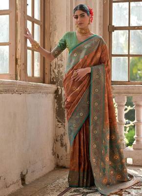 Brown Banarasi silk blend Contrast Zari Weaving Saree  2
