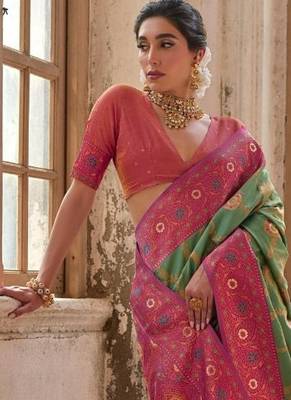Green Banarasi silk blend Contrast Zari Weaving Saree  1