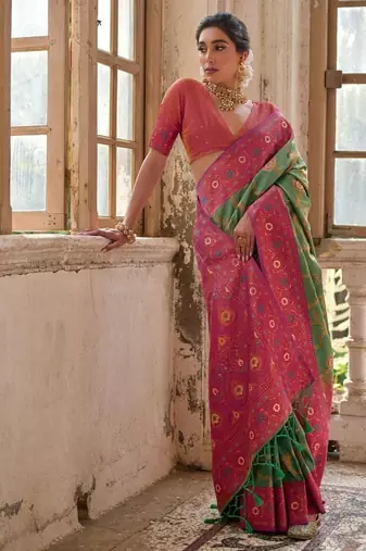 Green Banarasi silk blend Contrast Zari Weaving Saree 