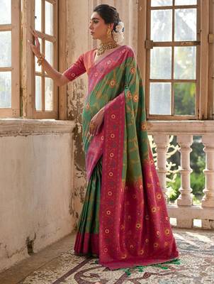 Green Banarasi silk blend Contrast Zari Weaving Saree  4