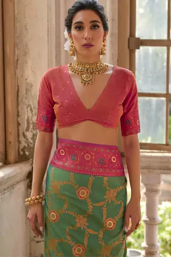Green Banarasi silk blend Contrast Zari Weaving Saree 