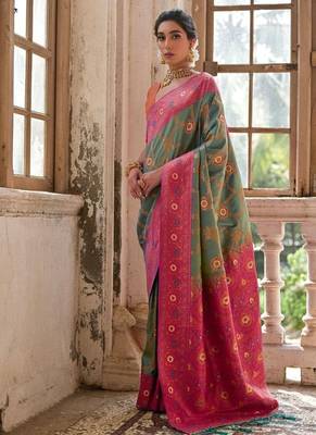 Light Green Banarasi silk blend Contrast Zari Weaving Saree  4