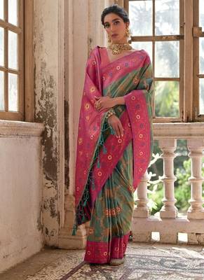 Light Green Banarasi silk blend Contrast Zari Weaving Saree  5
