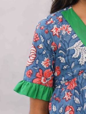 Women s Green Rayon Embroidered Straight Kurta Set 5