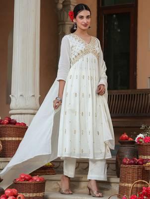 women's off white pure cotton embroidered a-line kurta set 4