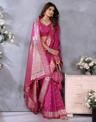 Pink faux banarasi silk blend jacquard weving trendy partywear saree 5