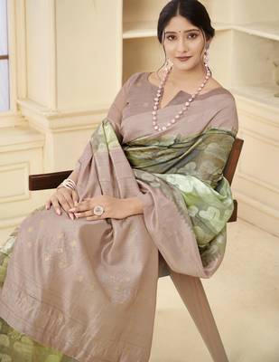 Beige wevon jacquard with printed rich silk blend stylish ceremonial saree 3