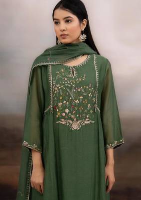 Green falling stars dress with dupatta 3