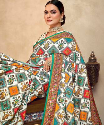 Multi crepe silk blend digital foil printed saree 3