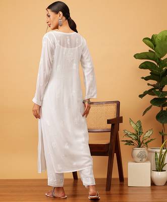 Hand embroidered white viscose georgette lucknowi chikankari kurta set  2
