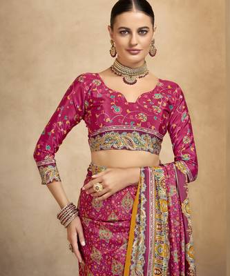Pink crepe silk blend digital foil printed saree 4