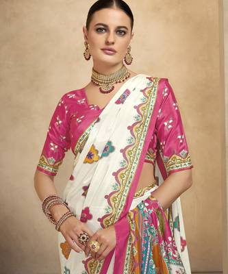 Off white crepe silk blend digital foil printed saree 3