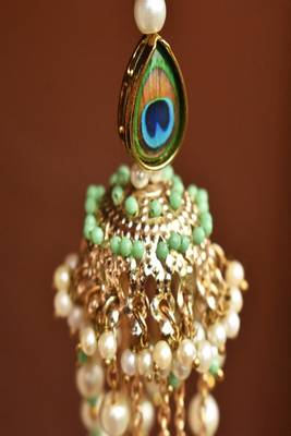 Peacock jhoomar lumba with roli chawal capsules 4