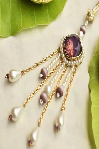 Amethyst pearl drop lumba with roli chawal capsules