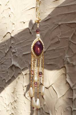 Amethyst pearl drop lumba with roli chawal capsules 5