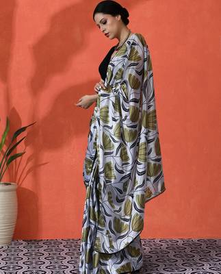 Off white digital printed chinon saree  4