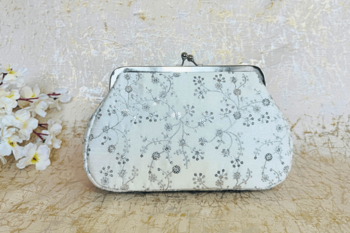 White Beauty Vintage Clutch 1