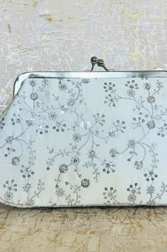 White Beauty Vintage Clutch
