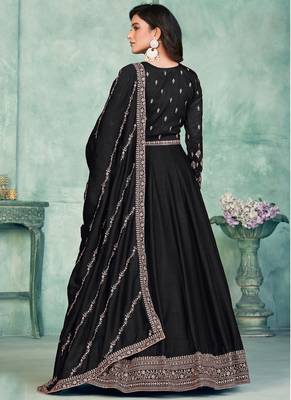 Black art silk embroidered anarkali suit 4