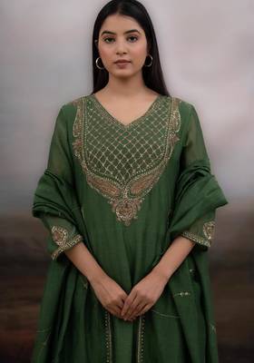 Green ambia dress set with dupatta 4