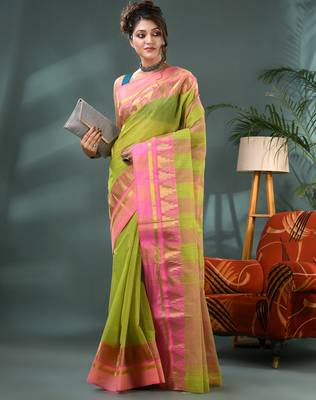 green cotton handloom sarees with zari temple design tant saree 4