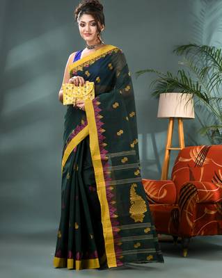 Green bengali cotton handloom tant saree 4