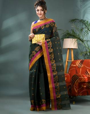 Green banalata design cotton handloom saree 4