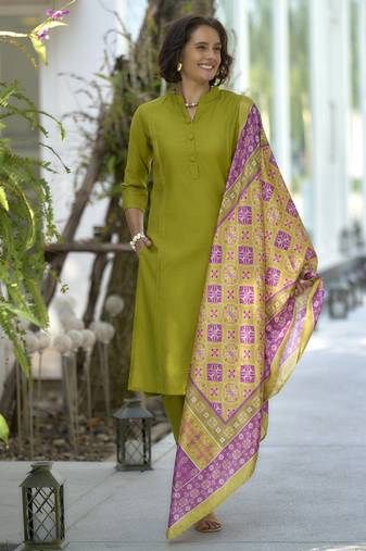 Women's Gorgeous Vatican Straight Kurta with Pant And Dupatta Set