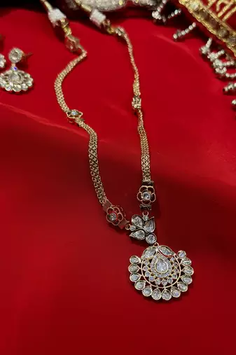 Gold kundan
