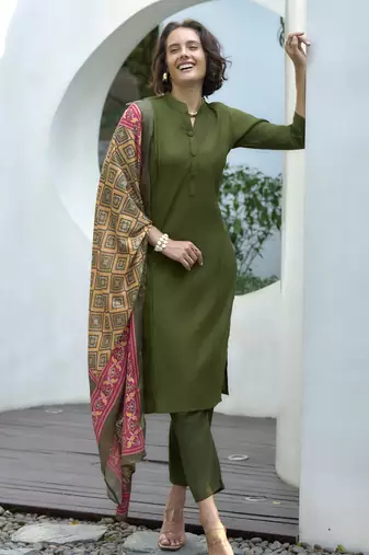 Women's Gorgeous Vatican Straight Kurta with Pant And Dupatta Set
