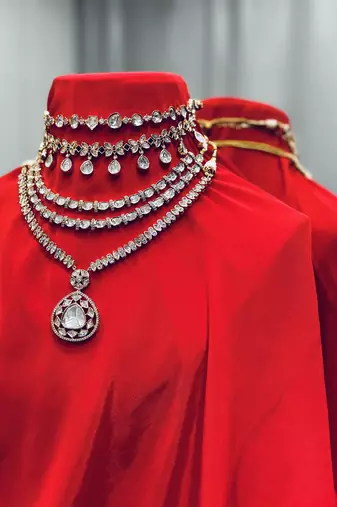 Gold kundan
