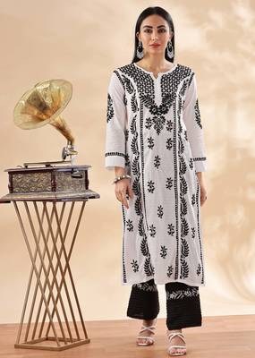 Women floral embroidered chikankari straight kurta 1