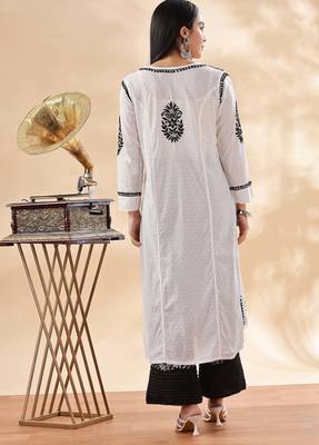 Women floral embroidered chikankari straight kurta 2