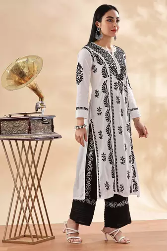 Women floral embroidered chikankari straight kurta