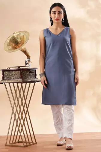 Women’s Grey Chikankari Embroidered Kurta | Elegant Ethnic Wear