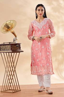 Floral embroidered cotton chikankari straight kurta 1