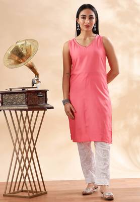 Floral embroidered cotton chikankari straight kurta 3